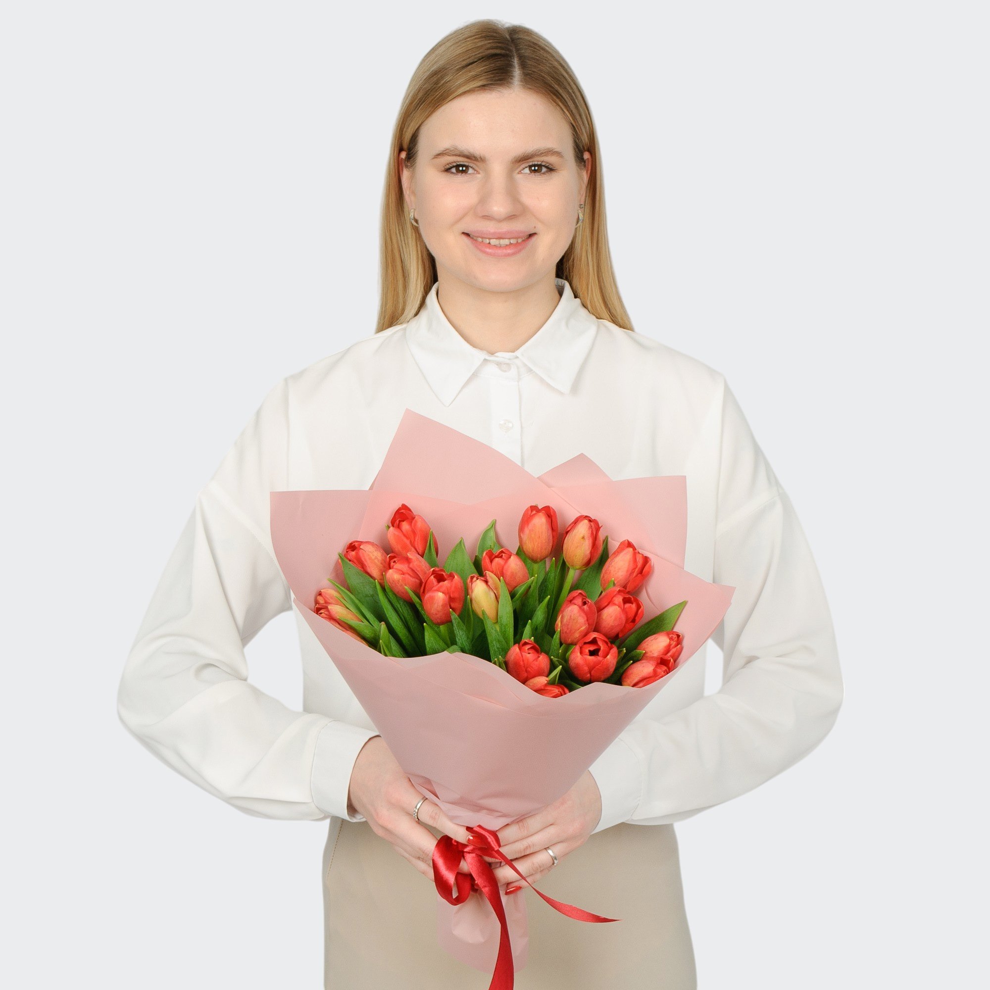 Букет 21 красный тюльпан