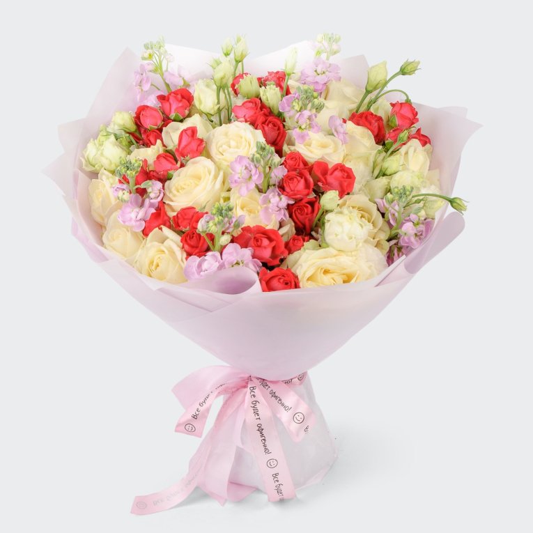 Букет с маттиолами и розами Сливочный поцелуй