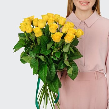 Букет 19 роз Илиос