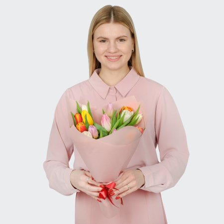 Букет 15 тюльпанов микс