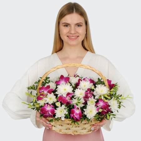 Букет в корзине Аромат свежести