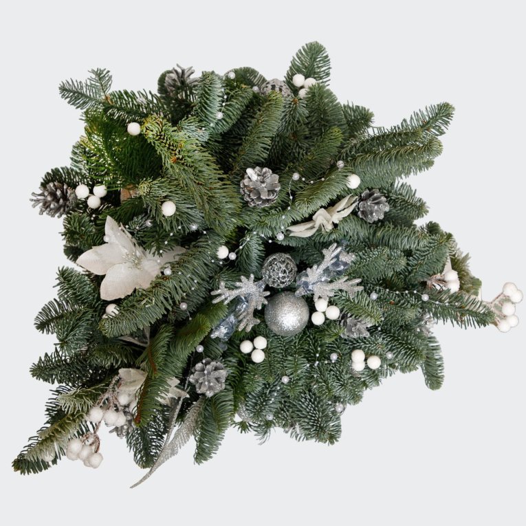 Композиция в вазе с нобилисами и декором Вечерний иней