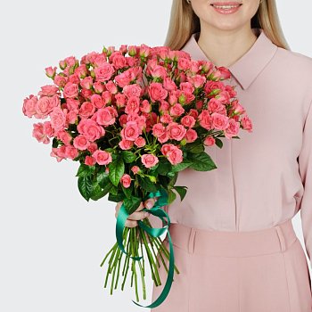 Букет 25 кустовых роз Лидия (50 см)