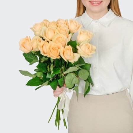 Букет 15 роз Пич Аваланш