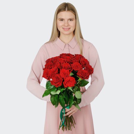 Букет 21 красной розы Ред Наоми (60 см)