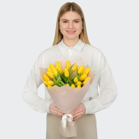 Букет 25 желтых тюльпанов