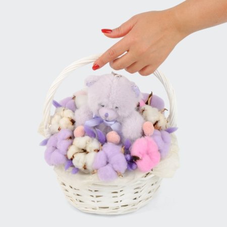 Букет в корзине с краспедиями и хлопком Сиреневые сны
